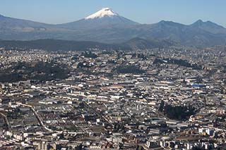 Cotopaxi vom Flughafen